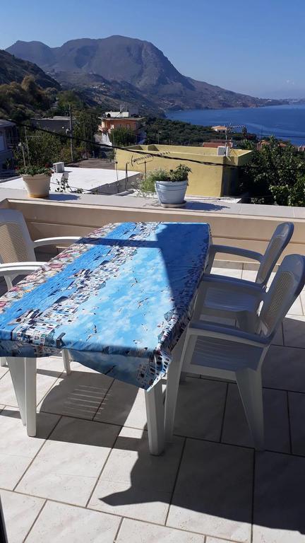 Olympic View Guesthouse Kalámion Екстериор снимка
