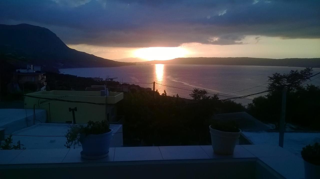 Olympic View Guesthouse Kalámion Екстериор снимка