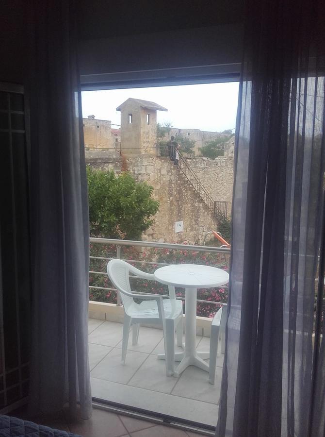 Olympic View Guesthouse Kalámion Екстериор снимка
