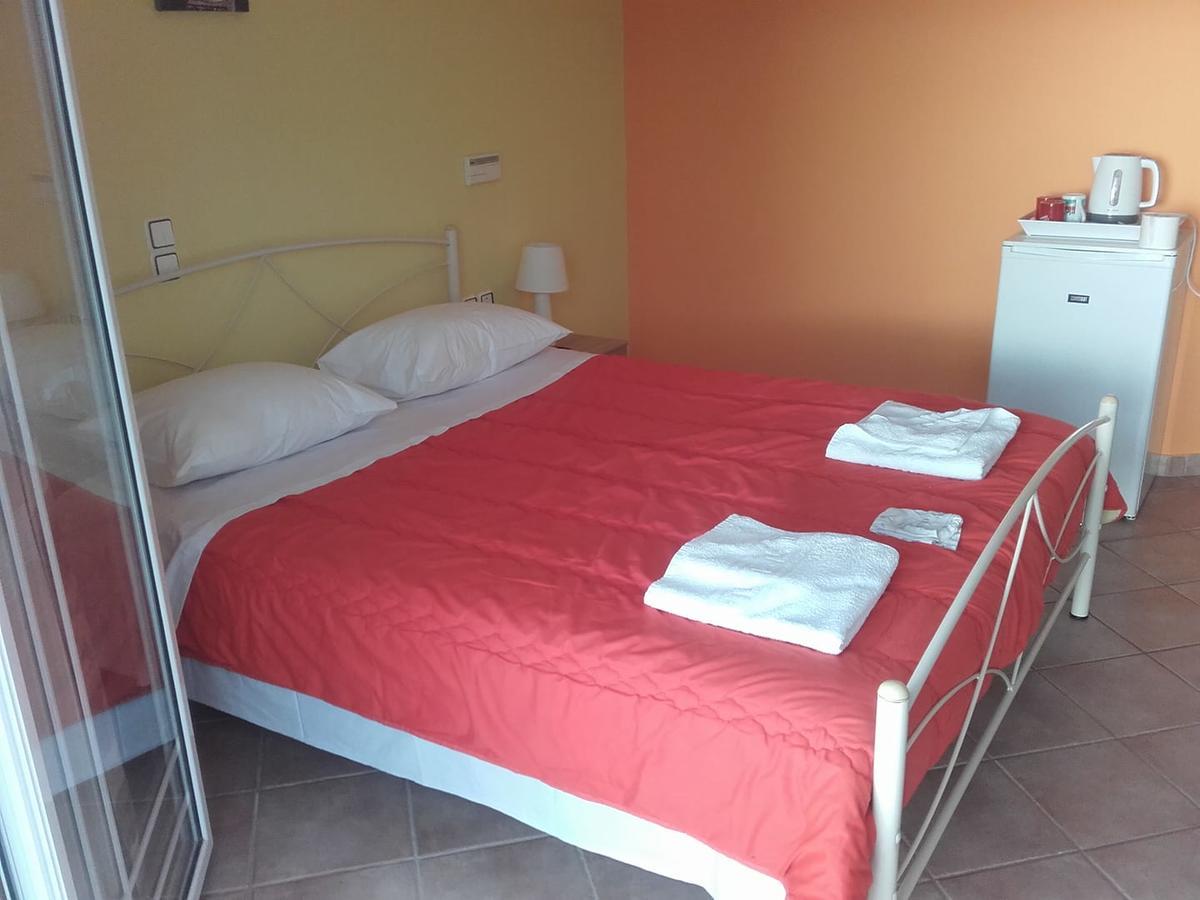 Olympic View Guesthouse Kalámion Екстериор снимка